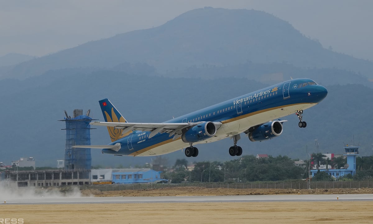 霧のため、ディエンビエン行きの多くの航空便が欠航となった。