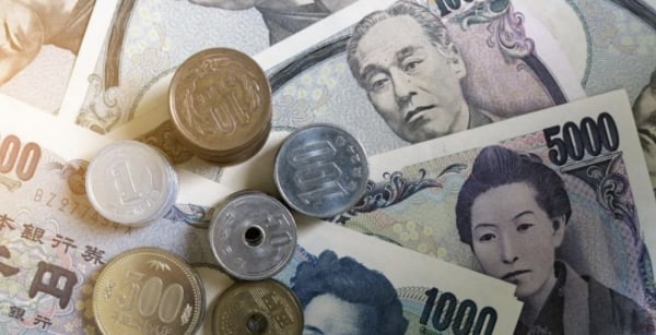 Japanese Yen exchange rate continues to decrease slightly