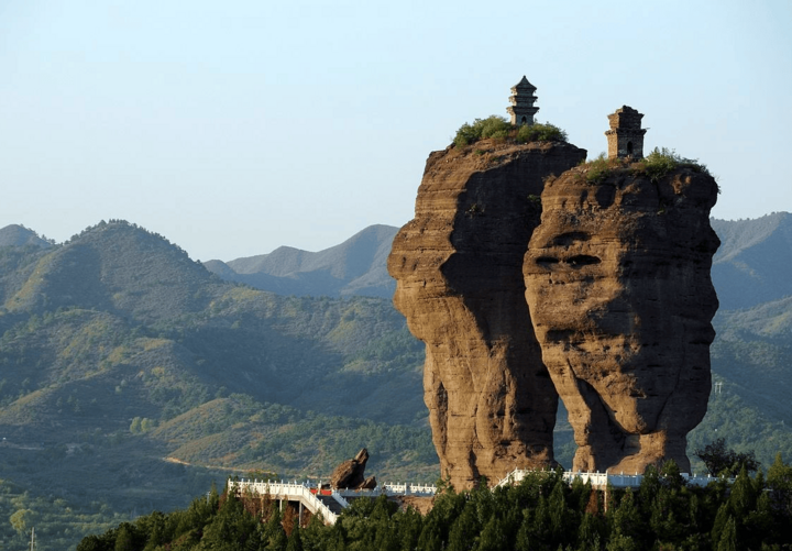 Montaña de las Torres Gemelas. (Foto: Sohu)