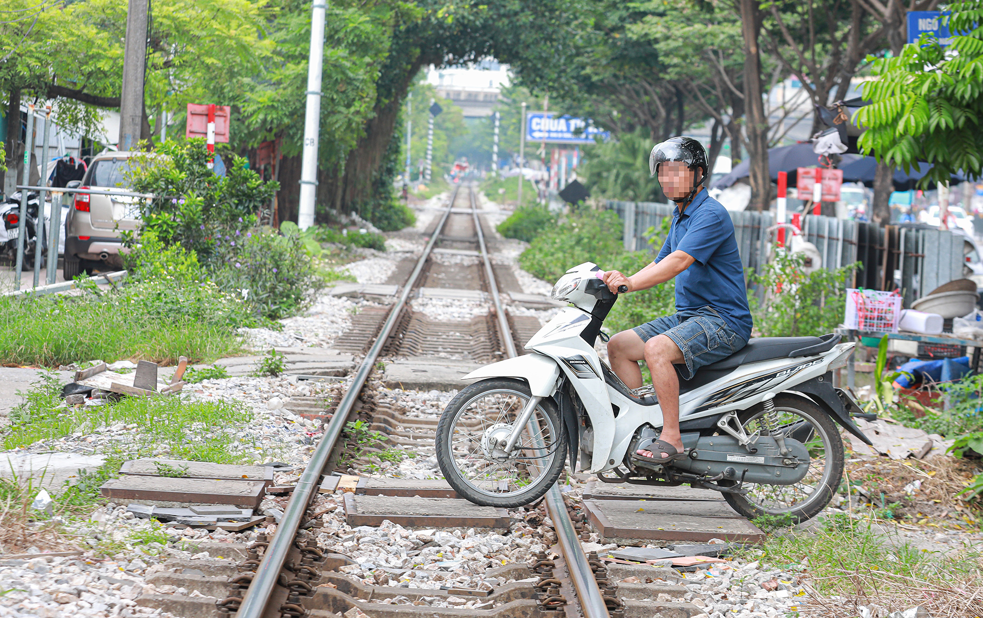 Khó xóa 3.000 lối đi tự mở vì thiếu tiền - Ảnh 1.