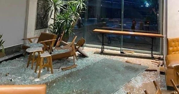 Una tormenta eléctrica rompe un cristal de una cafetería y hiere gravemente a una doctora en Hanoi