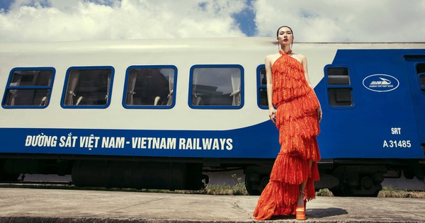 Vu Ngoc Tu และ Dinh Truong Tung โปรโมตสถานีรถไฟไซง่อนผ่านภาพถ่ายแฟชั่น