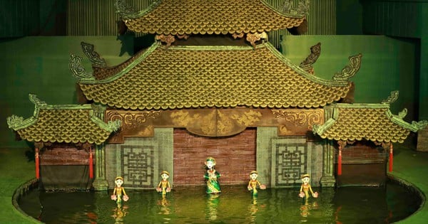 Tourists enjoy exploring the flow of Vietnamese culture at the largest puppet theater in Central Vietnam