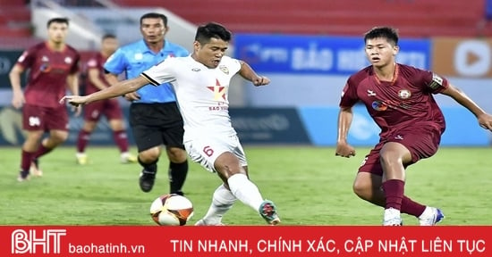 Siêu phẩm mở màn, penalty “chốt hạ”