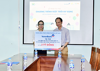 VietinBank fait un don pour soutenir les enfants atteints de cancer