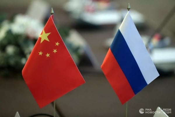 中国とロシアは制裁を回避するため、ルーブルや人民元を使わずに新たな方向を選択