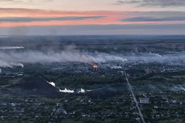 Welt - MiG-31 hebt ab, russische Überschallrakete „Dagger“ zerstört strategische Basis der Ukraine