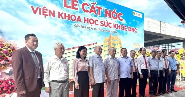 Trường ĐH Nam Cần Thơ cất nóc công trình Viện Khoa học sức khỏe 600 tỉ