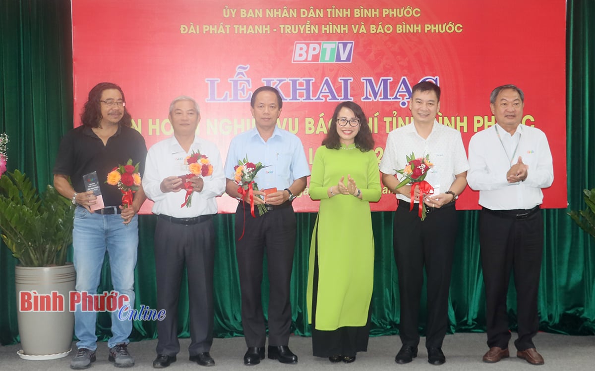 ពិធីបើកមហោស្រពកាសែតខេត្ត Binh Phuoc លើកទី១