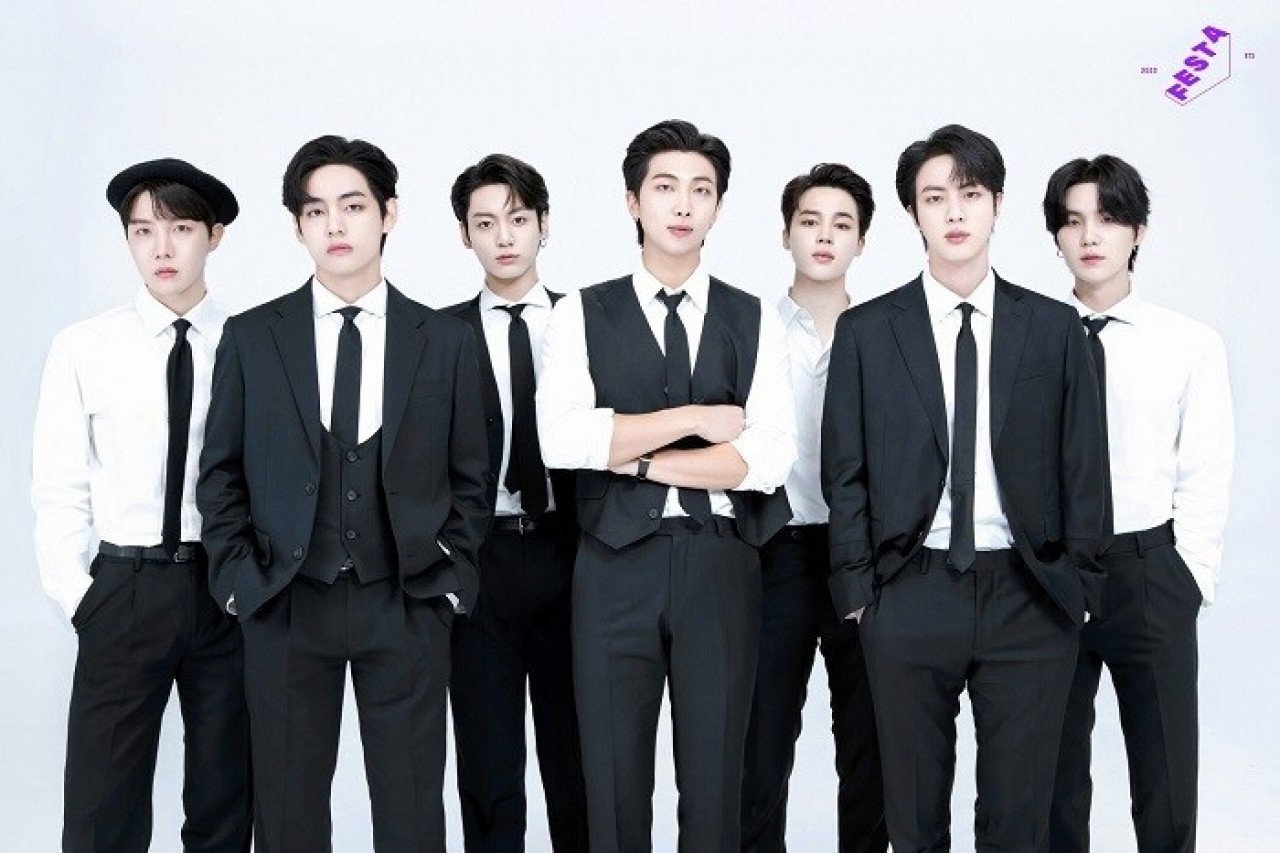 رغم احتلالهم المركز الأول عالميًا، إلا أن فرقة BTS خسرت البطولة في بلدهم الأم 1
