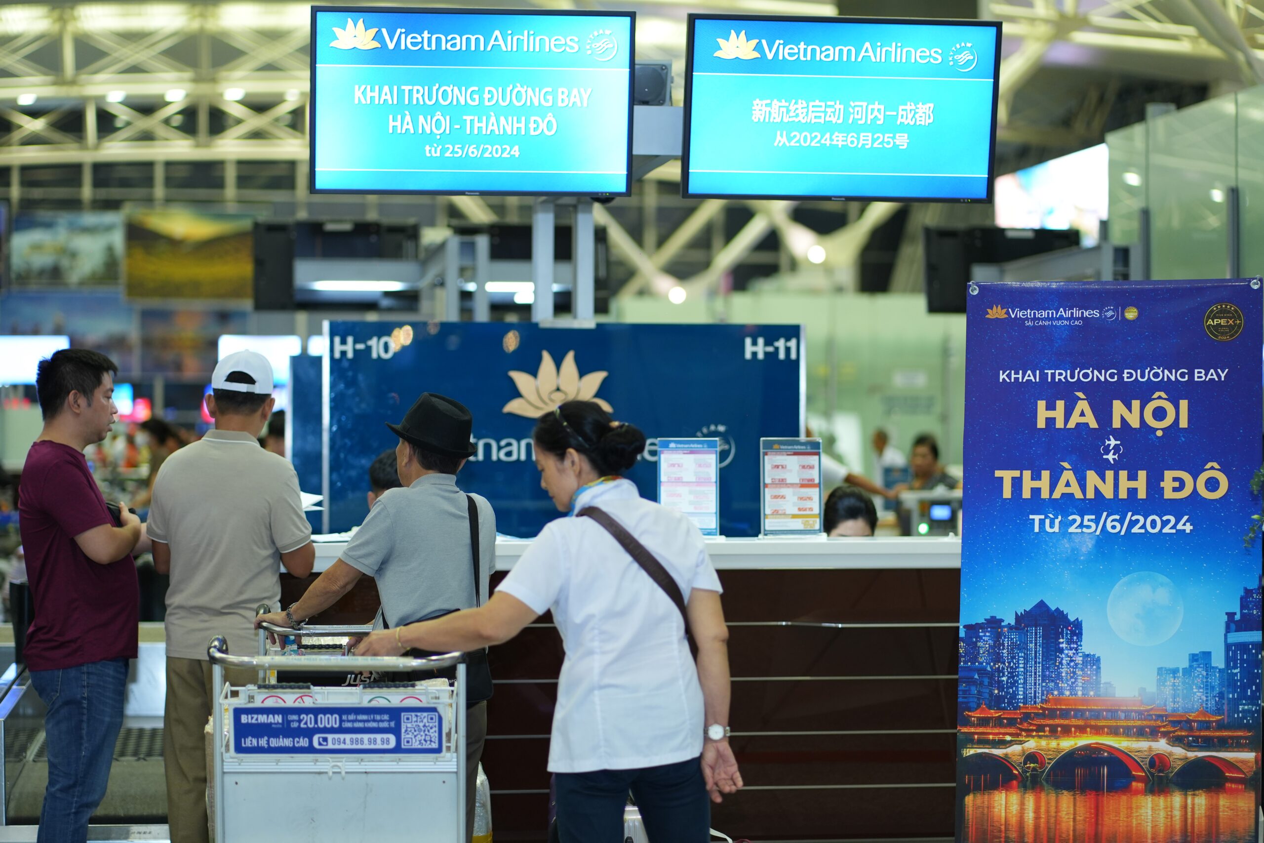 Vietnam Airlines khai trương đường bay thẳng Hà Nội - Thành Đô 