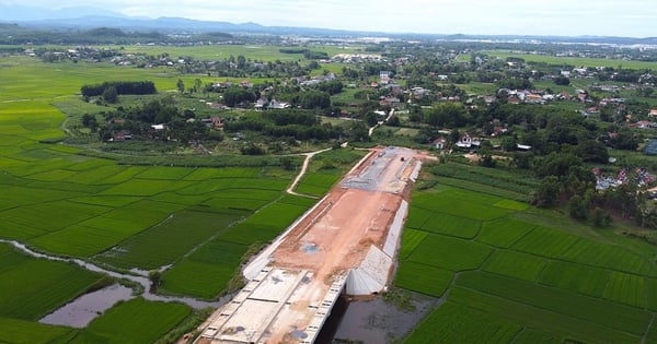 Quang Ngai will Hindernisse beseitigen und das 700-Milliarden-Straßenbauprojekt im Jahr 2025 abschließen