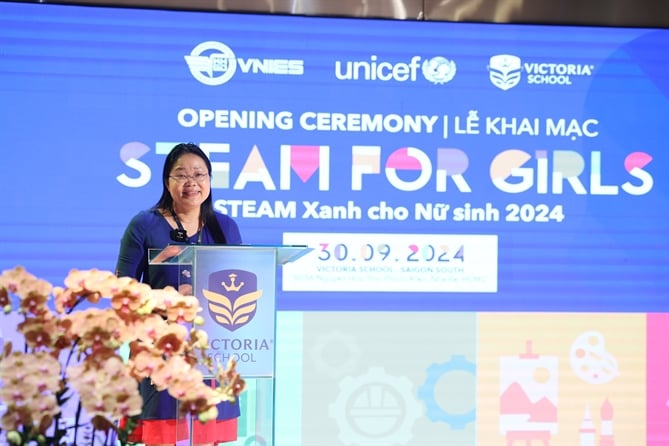 Mme Le Anh Lan, experte en éducation de l'UNICEF au Vietnam, a partagé ses connaissances lors de l'événement.