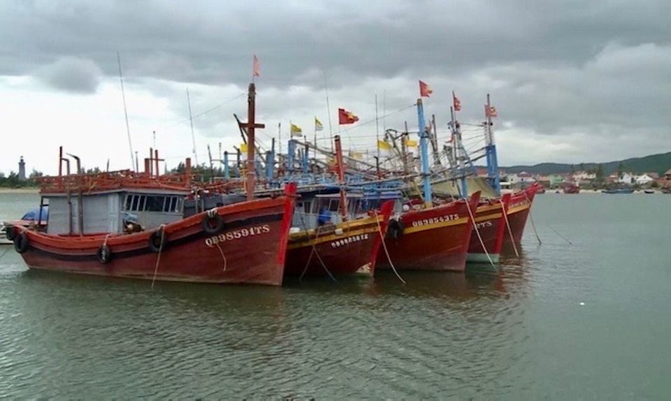 Las localidades controlan estrictamente las actividades de los barcos en el mar.