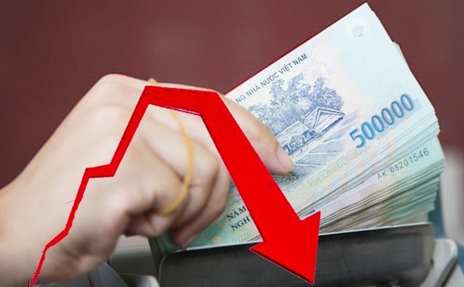 Lãi suất tiền gửi kéo nhau giảm mạnh, lãi suất cho vay giảm "nhỏ giọt"