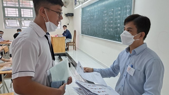 Mr. Nguyen Van Hieu - Director of the Department of Education and Training of Ho Chi Minh City provided more information about the results of the 2024 high school graduation exam in Ho Chi Minh City.