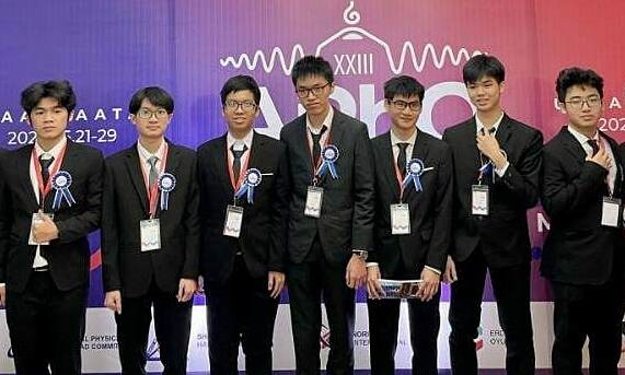 4 học sinh Việt Nam giành huy chương Olympic Vật lý châu Á