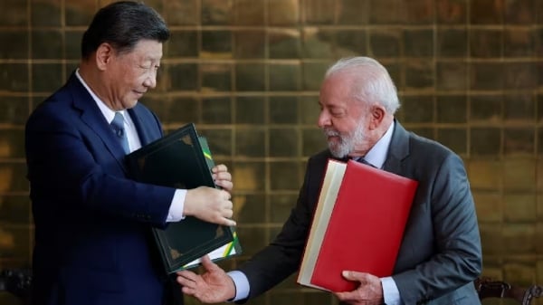 Brazil, China upgrade relations, sign nearly 40 cooperation documents