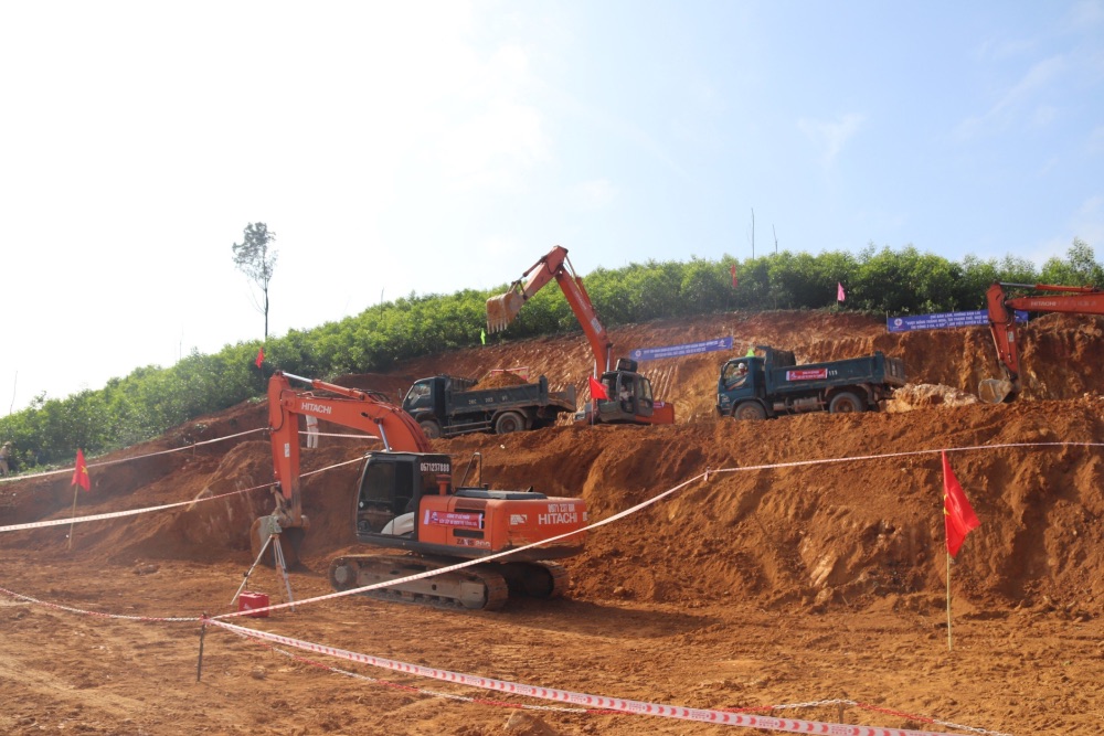 Événement - Déterminés à accélérer la progression du projet de la ligne 3 de 500 kV jusqu'à la ligne d'arrivée