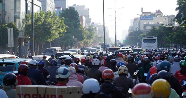 Quelle est la cause des embouteillages à Ho Chi Minh-Ville ces derniers jours ?