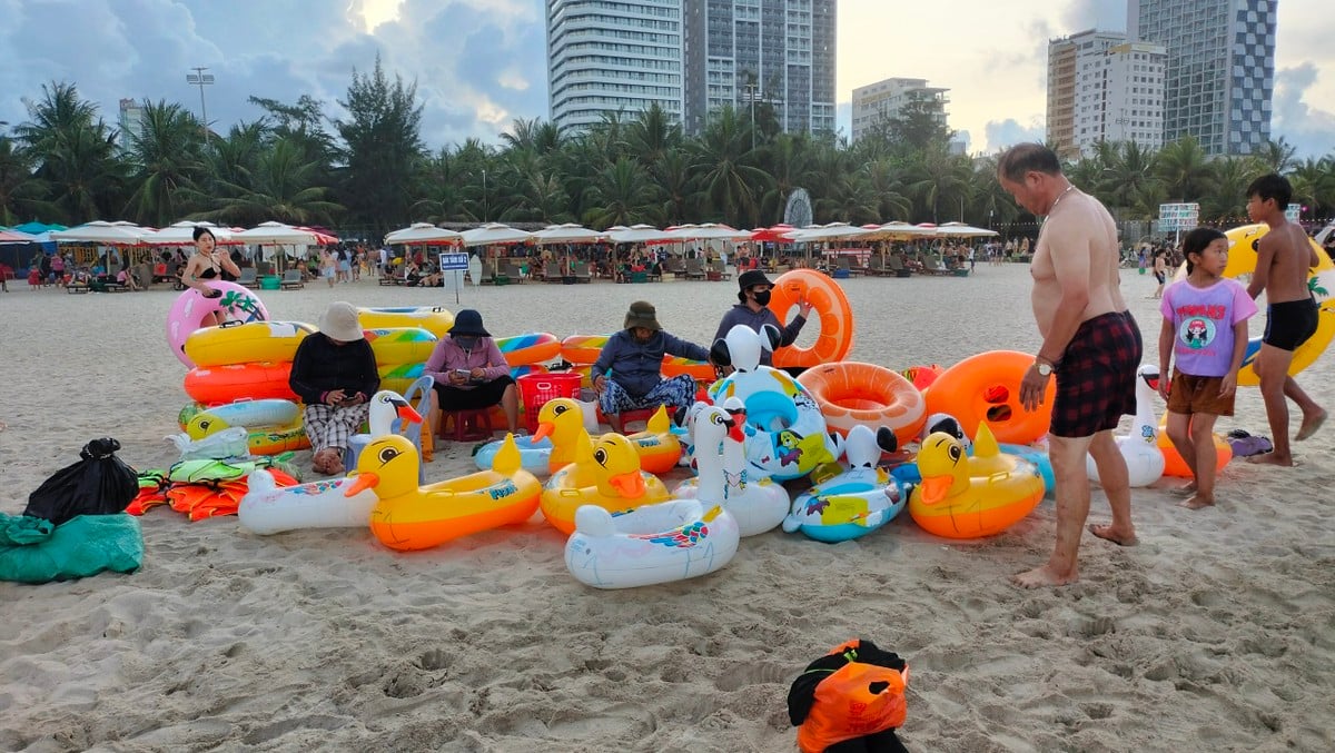 Beobachten Sie abends das Feuerwerk und genießen Sie tagsüber das Schwimmen am „schönsten Strand der Welt“ Foto 6