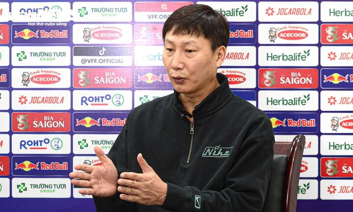 L'entraîneur Kim Sang-sik veut aider l'équipe vietnamienne à aller plus loin après avoir remporté la Coupe AFF 2024