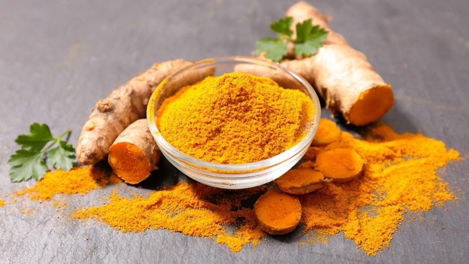 Le curcuma possède également des propriétés antibactériennes et anti-inflammatoires.