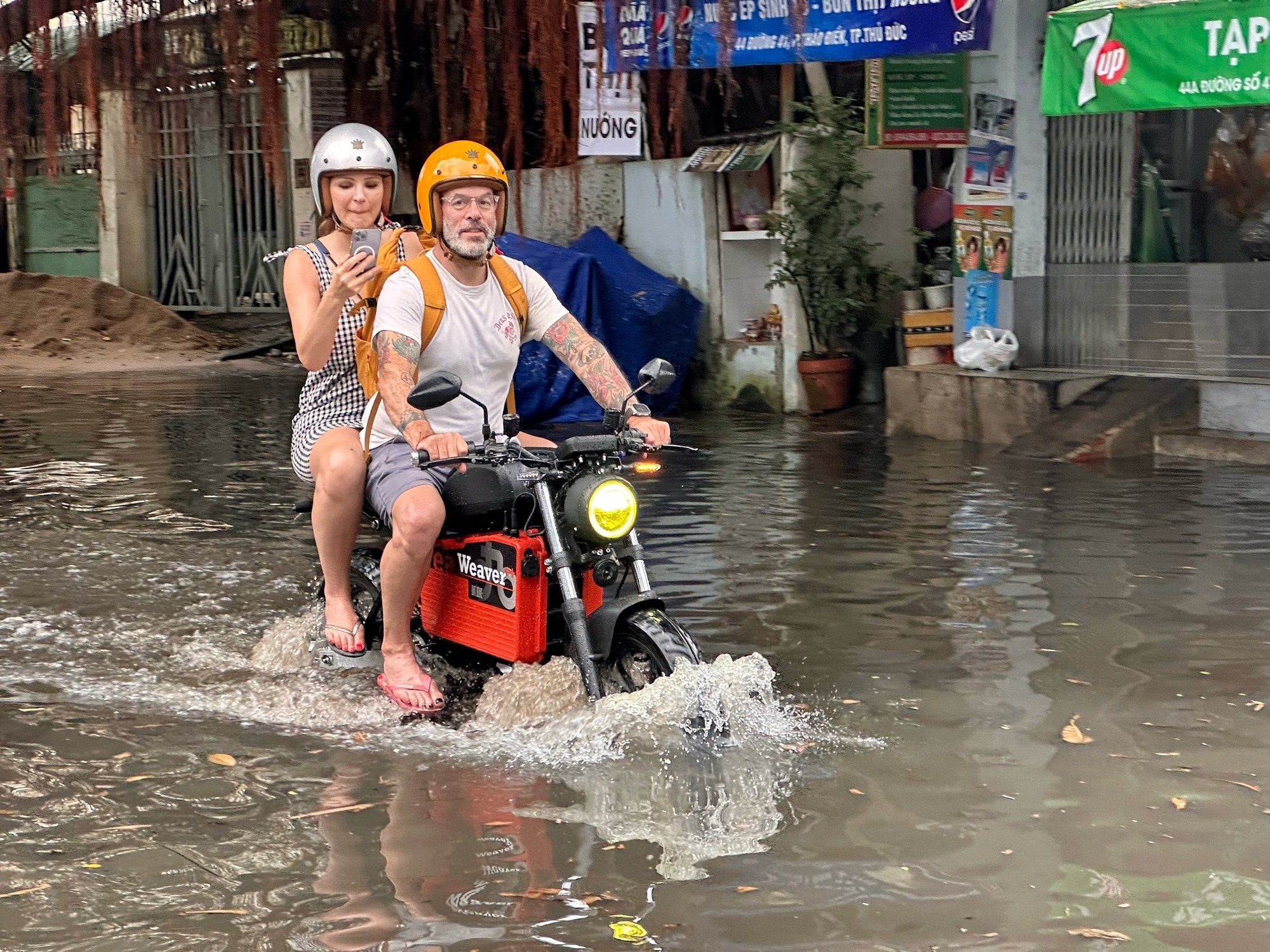 TP.HCM và Nam bộ mưa lớn kéo dài đến khi nào? - Ảnh 1.