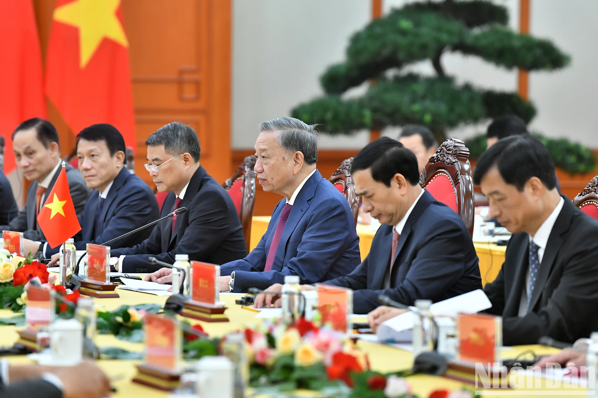 [FOTO] El Secretario General y Presidente To Lam recibe al Primer Ministro chino Li Qiang foto 3