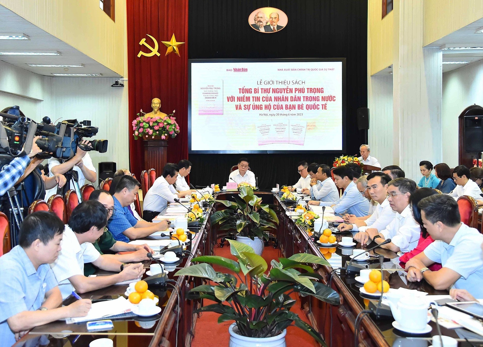 Panorama of the book launch ceremony. Photo: T.Vuong