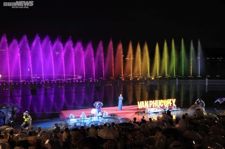 Ho-Chi-Minh-Stadt: Vietnams größter Wassermusikbereich wird zur Begrüßung von Gästen geöffnet – 1