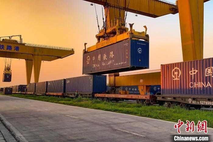 El transporte ferroviario de mercancías entre Vietnam y China en Guangxi aumentó 16 veces en siete meses