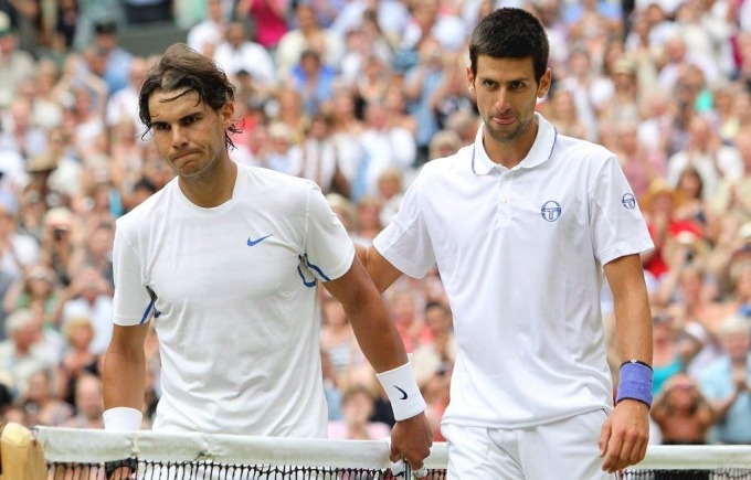 ジョコビッチ（右）は2011年のウィンブルドン決勝でナダルを破った。写真：AELTC