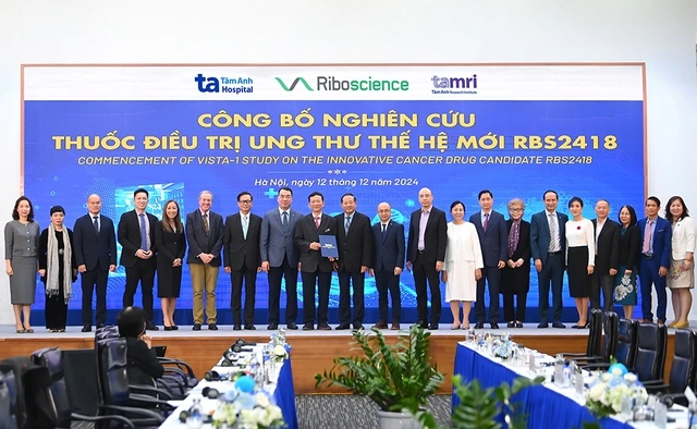 Vietnam - US cooperate in research and testing of new cancer drugs