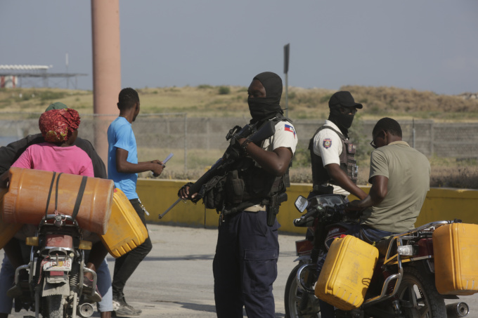 Haitianische Polizeistreife am 6. April in der Hauptstadt Port-au-Prince. Foto: AP