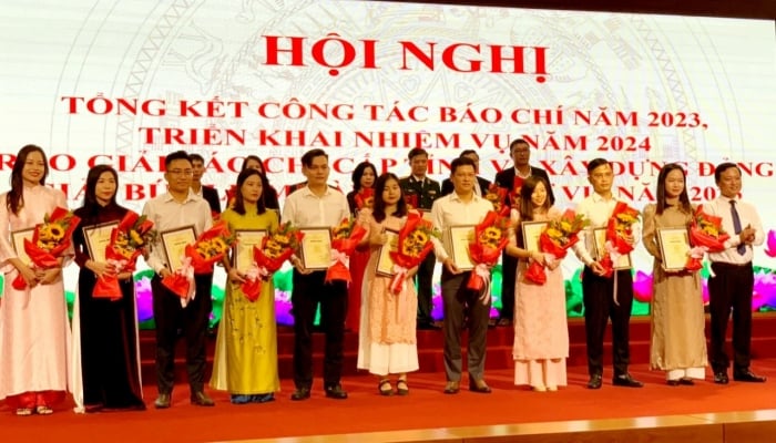 Báo Nhà báo và Công luận đạt giải Giải Búa liềm vàng Hà Tĩnh năm 2023