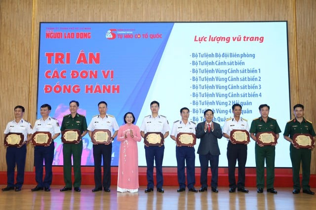 "Tự hào cờ Tổ quốc": Hành trình 5 năm khơi dậy niềm tự hào về đất nước - Ảnh 9.