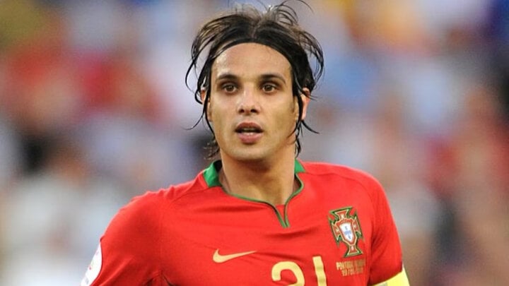 Nuno Gomes (Portugal) hat ebenfalls 6 Tore und 1 Vorlage. Er spielte 14 Spiele in 3 EURO-Turnieren. Der ehemalige Stürmer beendete seine internationale Karriere im Jahr 2011 und trat zwei Jahre später zurück. (Foto: EMPICS)