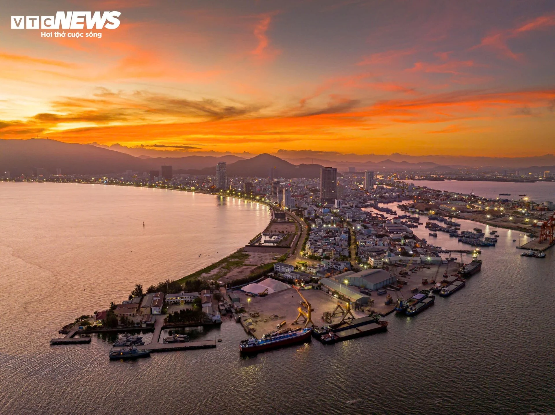 Visite los hermosos destinos en el paraíso marino de Quy Nhon con motivo del feriado del 2 de septiembre.