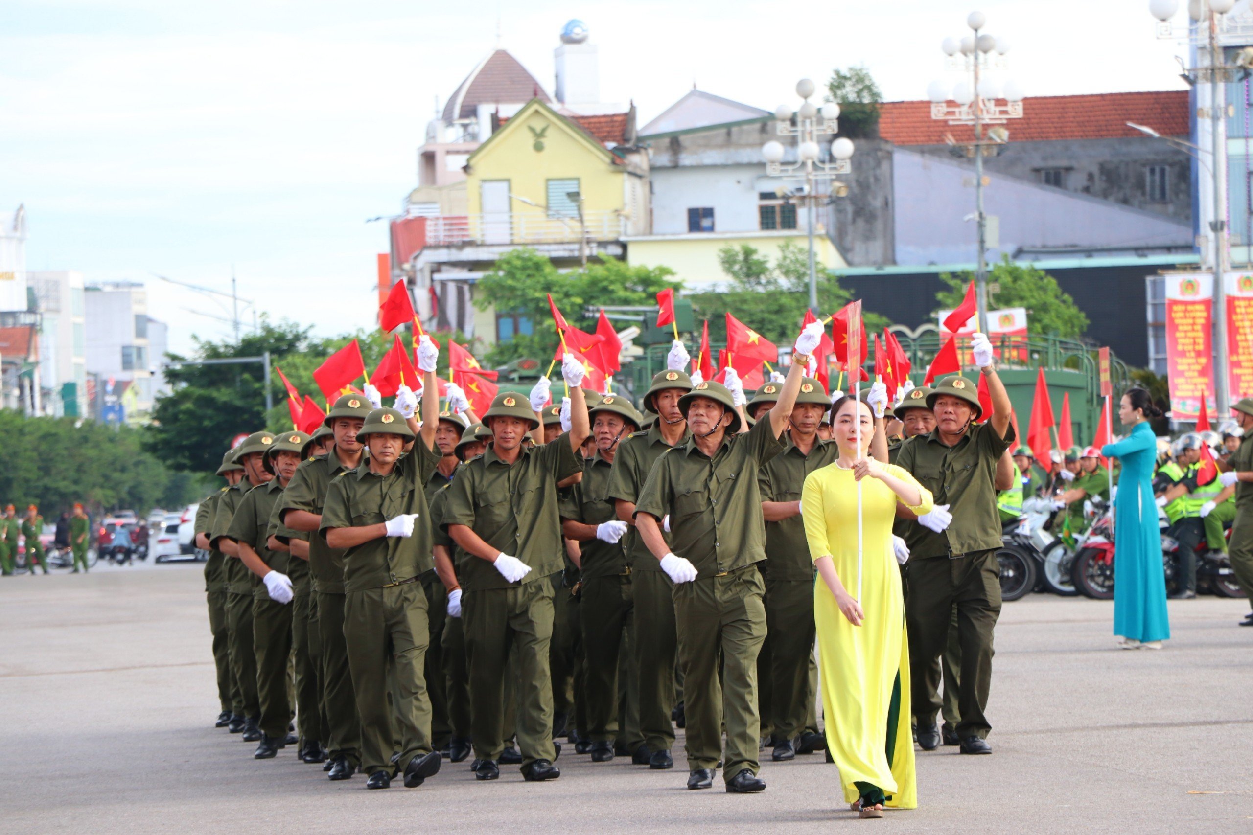 Sự kiện - Bộ trưởng Bộ Công an dự lễ ra mắt lực lượng bảo vệ ANTT cơ sở ở Nghệ An (Hình 2).