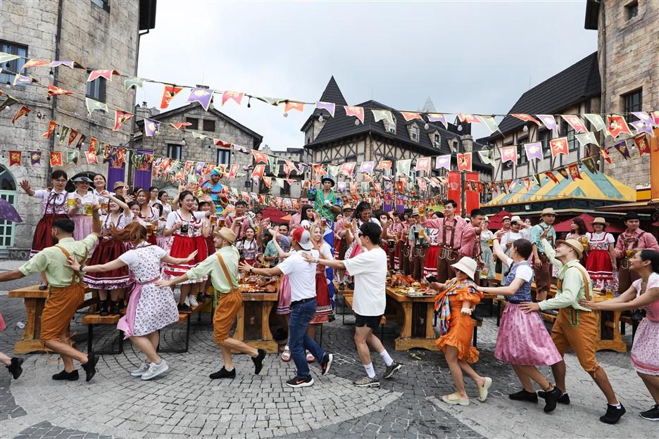 Đà Nẵng: Du khách say mê với Lễ hội Bia B’estival từ sáng đến đêm trên đỉnh Bà Nà - Ảnh 6.