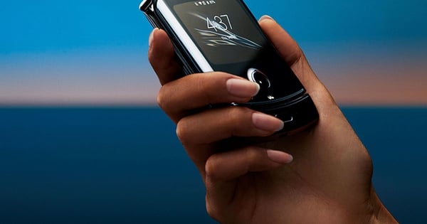 Motorola Razr đang lôi kéo người dùng iPhone