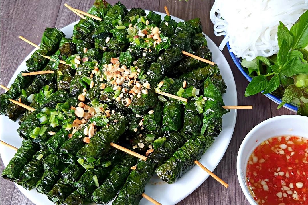 Australian newspaper praises Vietnam's grilled beef with betel leaves as 'the best on the planet'