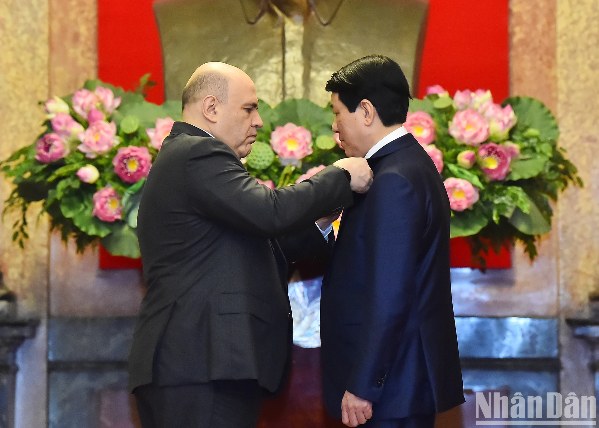 [Foto] Präsident Luong Cuong erhält die Freundschaftsmedaille des Staates der Russischen Föderation Foto 2