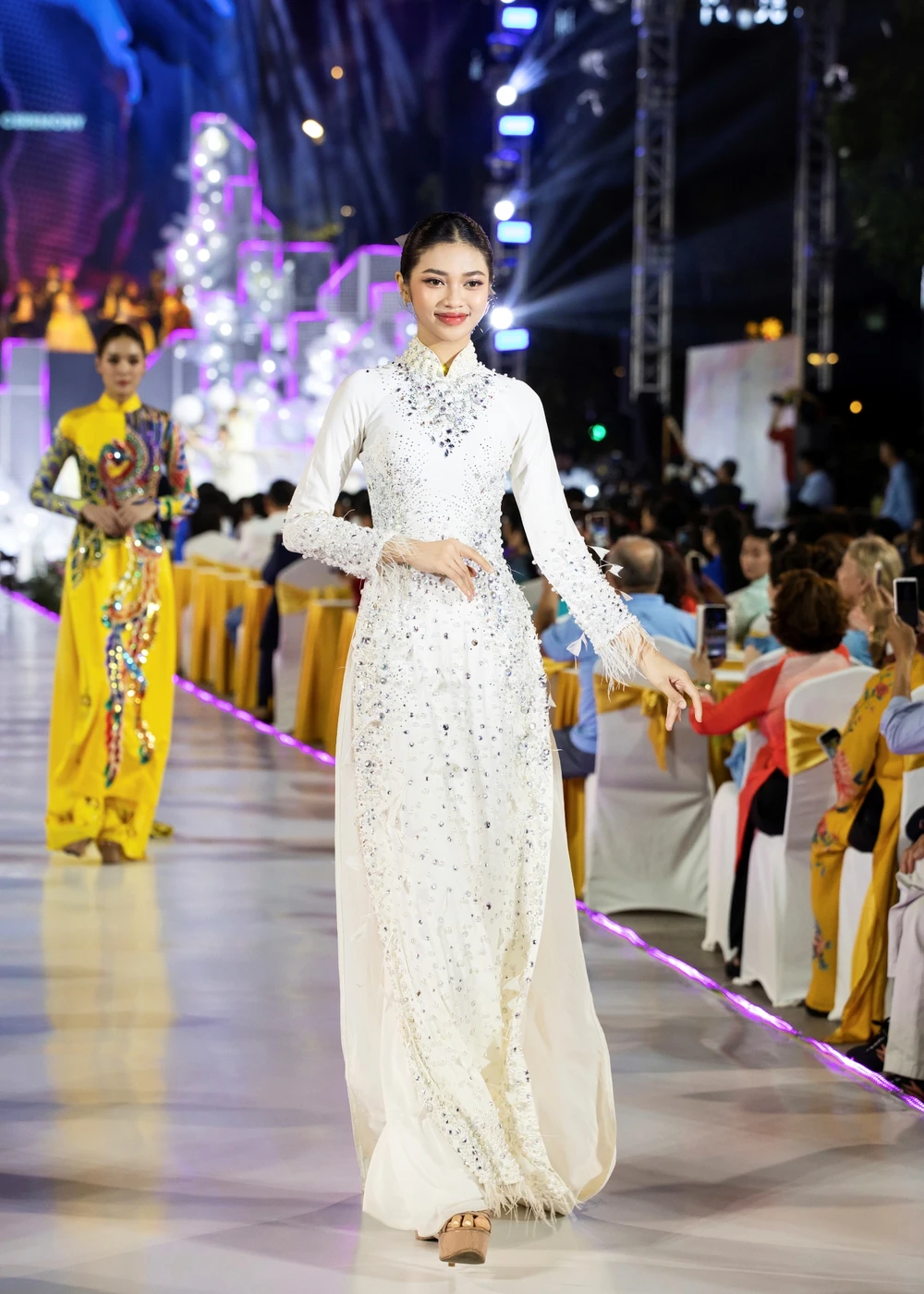 Á HẬU MINH KIÊN (1).jpg