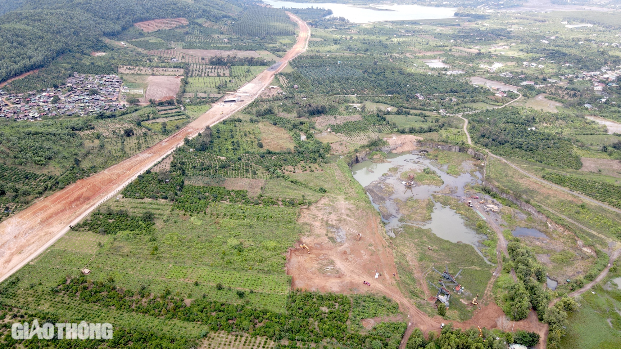 Lo chậm tiến độ cao tốc Khánh Hòa - Buôn Ma Thuột vì mỏ đặc thù chưa được cấp phép- Ảnh 1.