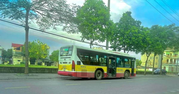 Un bus Hai Van condamné à une amende pour avoir utilisé un véhicule périmé pour transporter des passagers