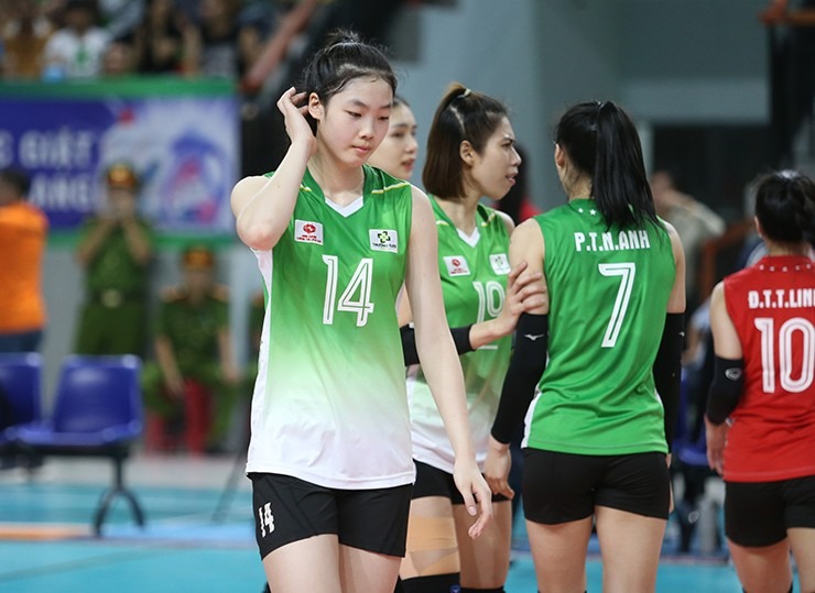 Nhan sắc hotgirl bóng chuyền 16 tuổi đang thi đấu tại giải vô địch quốc gia 2024- Ảnh 1.
