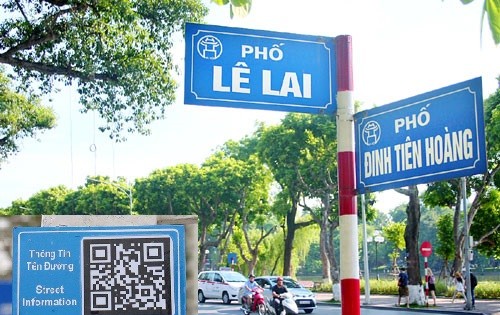 Proposal to attach QR codes to guide information on many streets in Hanoi