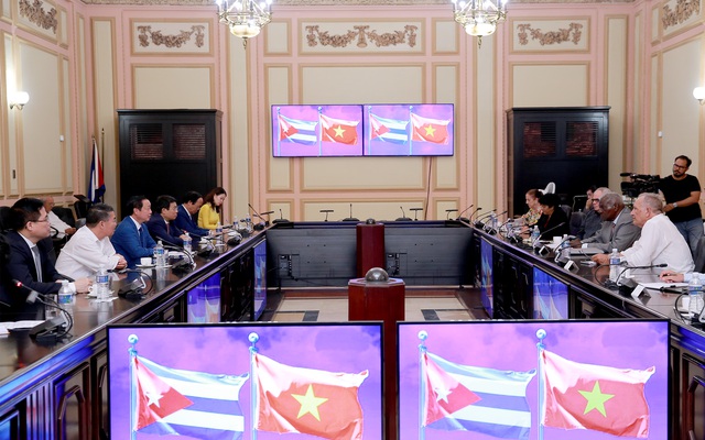 At the meeting, National Assembly Chairman Esteban Lazo expressed his joy at returning to Vietnam for the fourth time at the end of September 2023. Photo: VGP